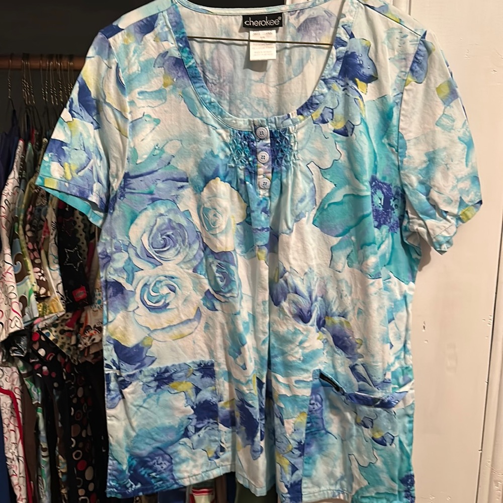 Uniform top